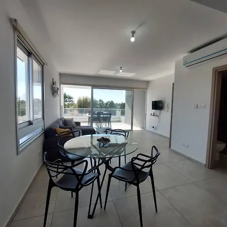 شقة Luxury 2 Bedroom 301 لارنكا