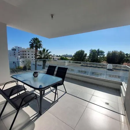 Luxury 2 Bedroom 301 Apartment *