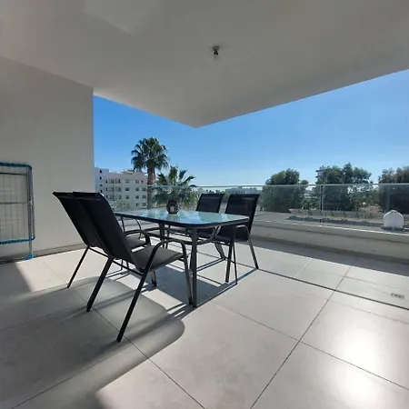 Luxury 2 Bedroom 301 Appartement *